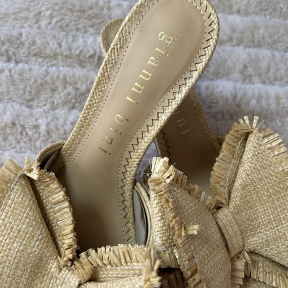 Gianni Bini Le Cadeau Raffia Bow Kitten Heel Mules 6M Natural Beige NEW - Picture 6 of 8